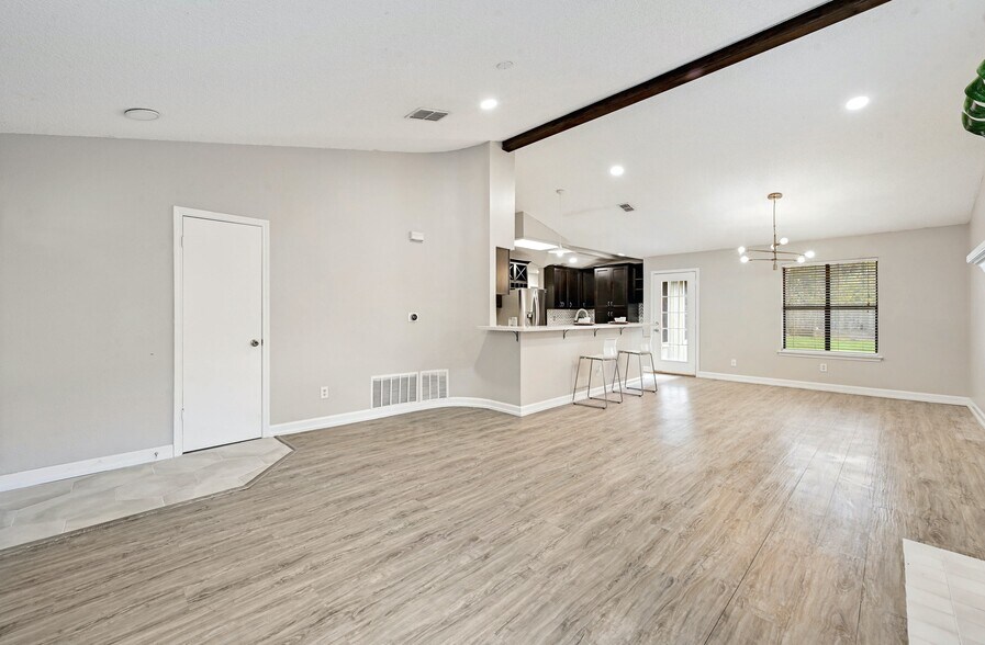 Building Photo - 4712 Velasco Plz