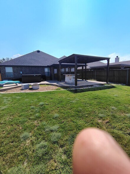 Building Photo - 1504 Waterfall Ln