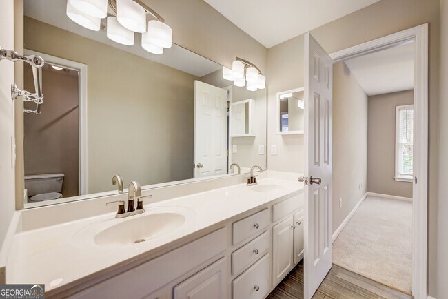 Building Photo - 950 Wilde Run Ct