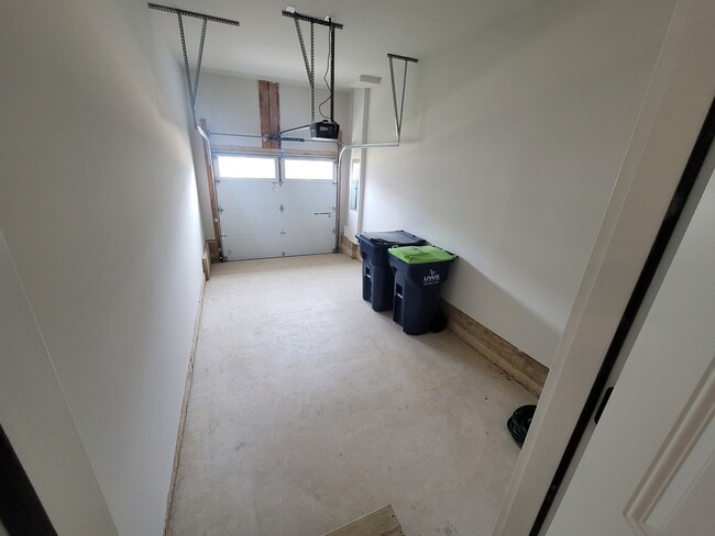 Building Photo - 357 Aspen Wy