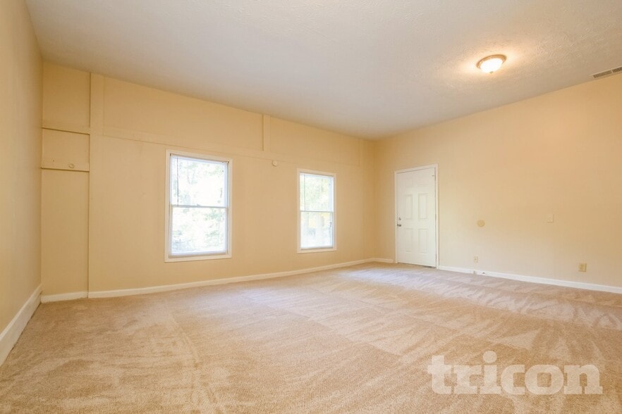 Building Photo - 4251 Cary Dr SW