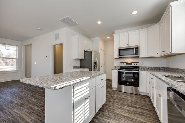 Building Photo - 913 W Virginia Ave