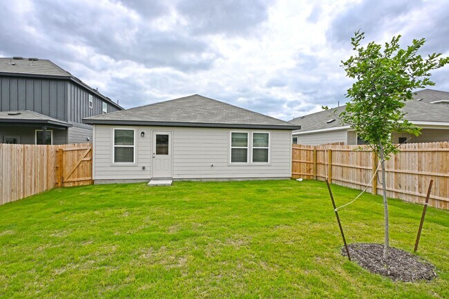 Building Photo - 951 Bluegrass Pt