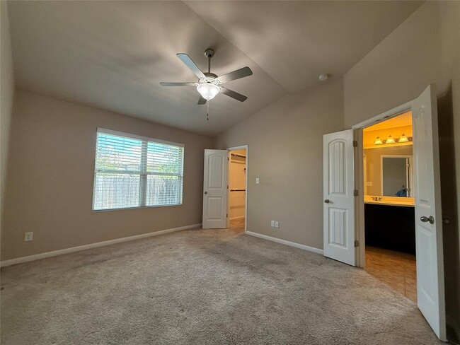 Building Photo - 206 Anacua Loop