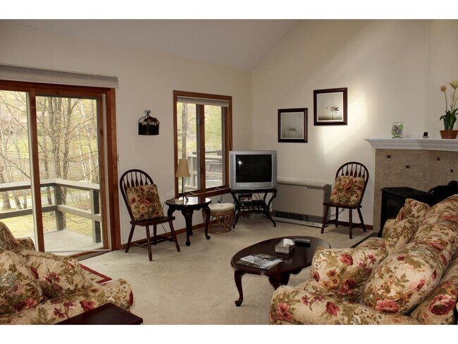 Building Photo - 619 Otter Rd