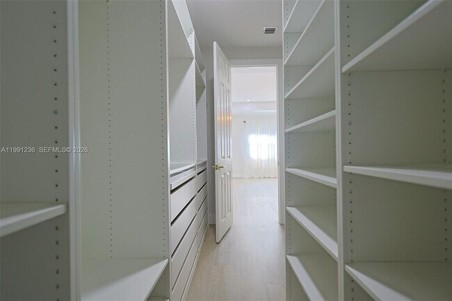 Building Photo - 8800 NW 98th Ct