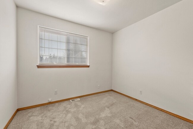 Building Photo - Newly remodel 4 bed 3 bath home in Shoreline