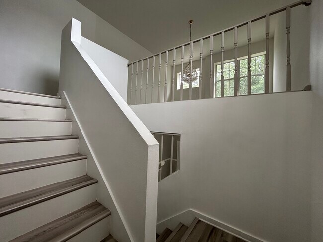 Building Photo - 1752 Cambridge Village Ct