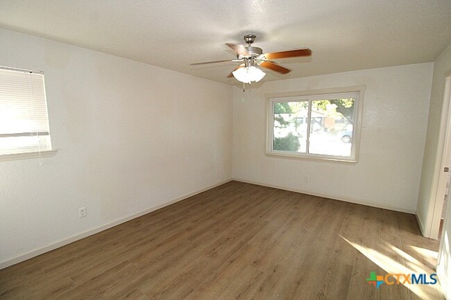 Building Photo - 507 Judy Ln