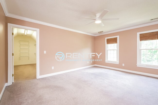 Building Photo - 213 Worthland Ct