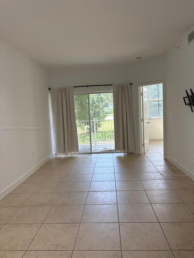 Building Photo - 2080 Greenview Shores Blvd