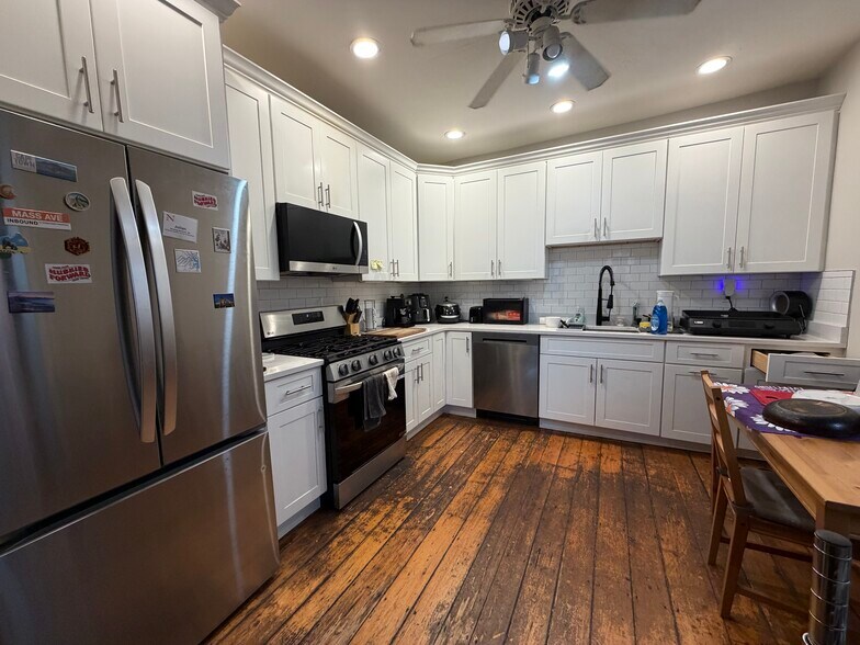 Building Photo - 1675 Washington St