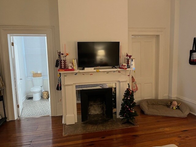 Building Photo - 215 W Gwinnett St