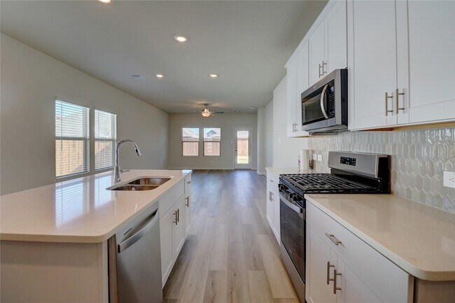 Building Photo - 4104 Zoe Ln