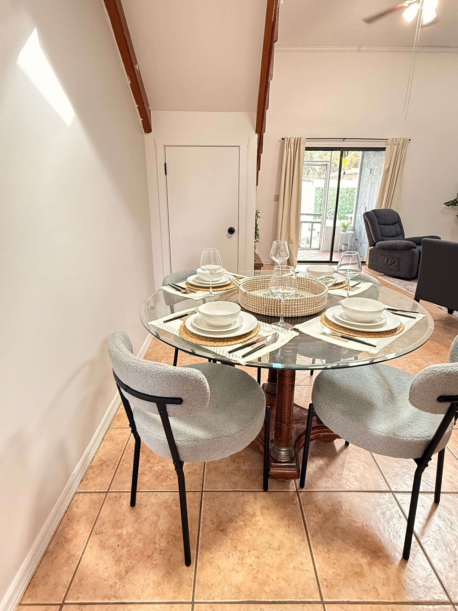 Building Photo - 387 Knox McRae Dr