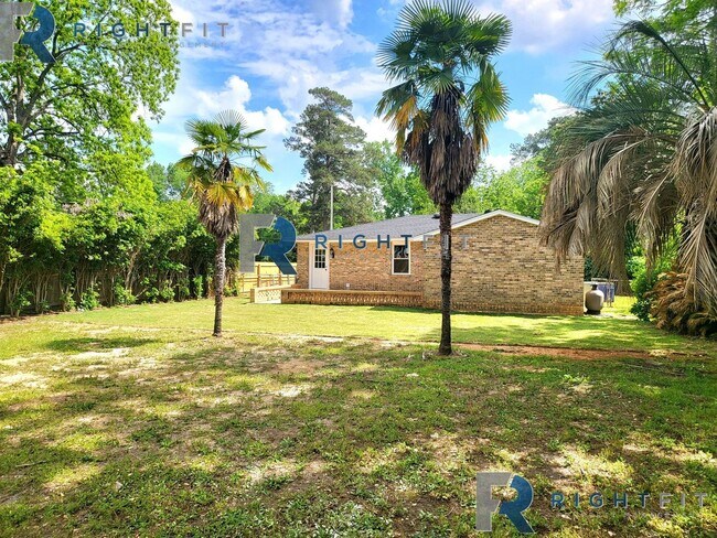 Building Photo - 2915 Jeannie Dr