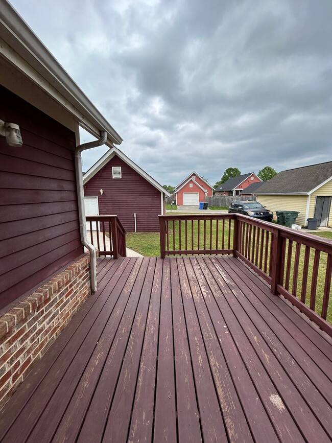 Building Photo - 3 Bed | Bonus Room | 2.5 Bath | Detached C...