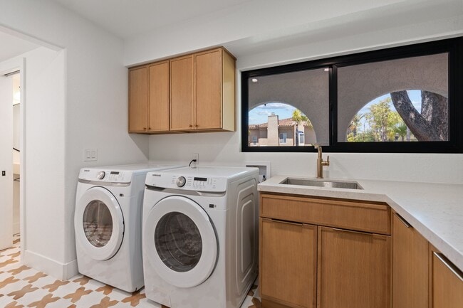 Building Photo - 6801 El Fuerte St