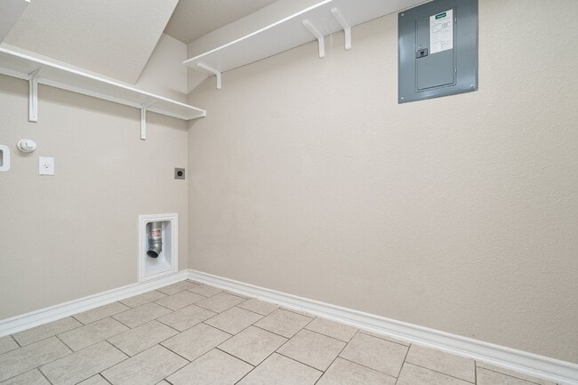 Building Photo - 8727 Fischer Falls