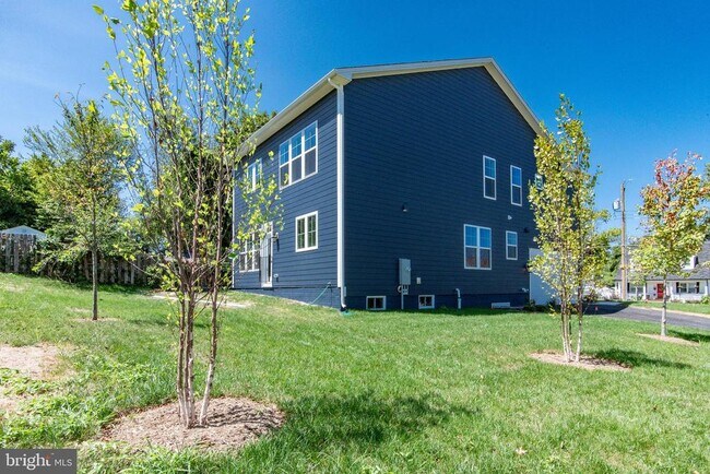 Building Photo - 3100 Greenway Blvd