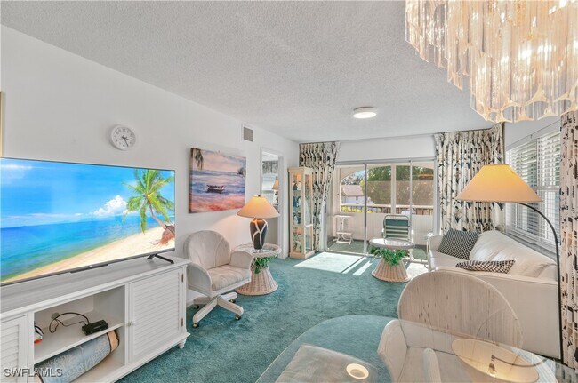 Building Photo - 5 High Point Cir W