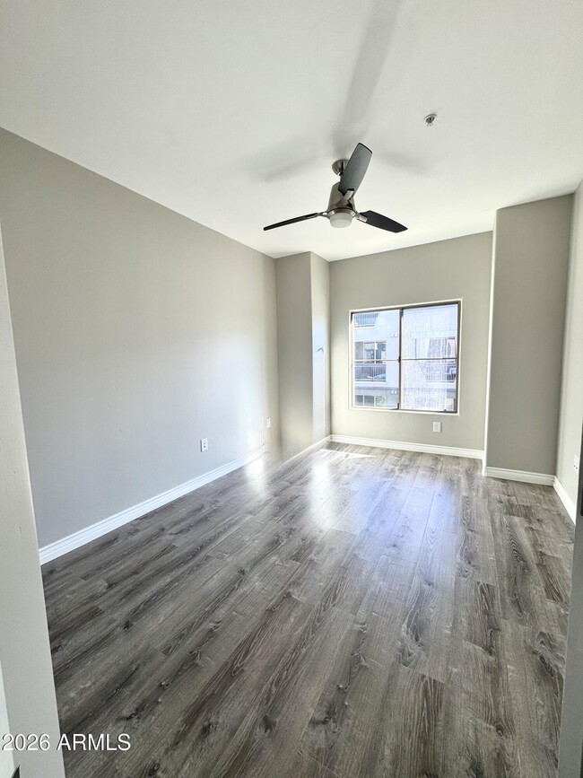 Building Photo - 5450 E Deer Valley Dr