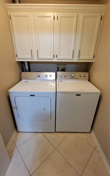 Building Photo - 382 Waterside Avenue