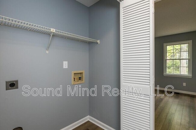 Building Photo - 8221 Rocky Ct