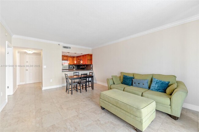 Building Photo - 540 Brickell Key Dr