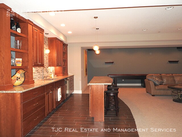 Building Photo - Stapleton Home for Rent! Custom Basement!