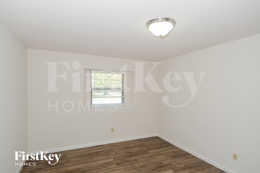 Building Photo - 3207 Haydee Rd