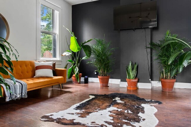 Building Photo - 241 W Water St