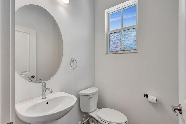 Building Photo - 229 Preserve Trl S