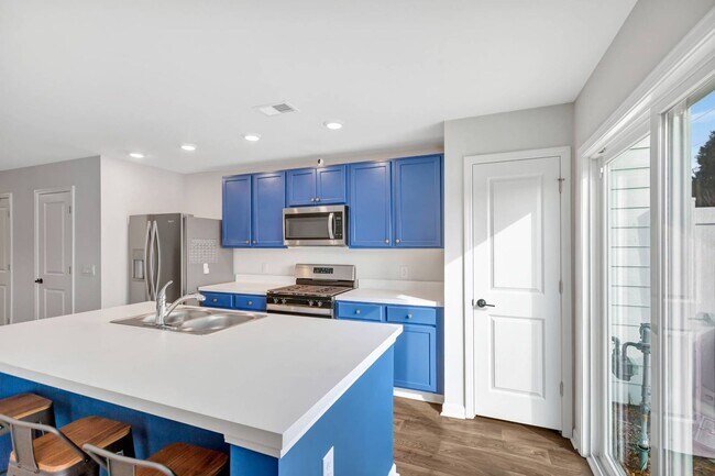 Building Photo - Townes at Merrimack