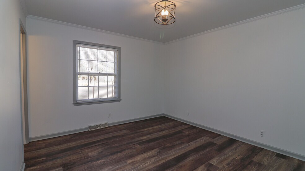 Building Photo - 725 Carlton St