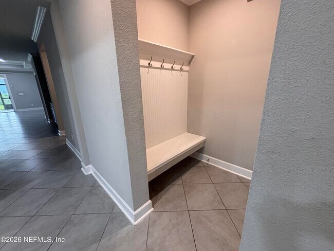 Building Photo - 212 Willow Crk Ct