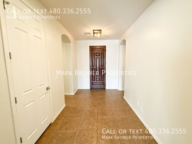 Building Photo - 1124 W Fir Tree Rd