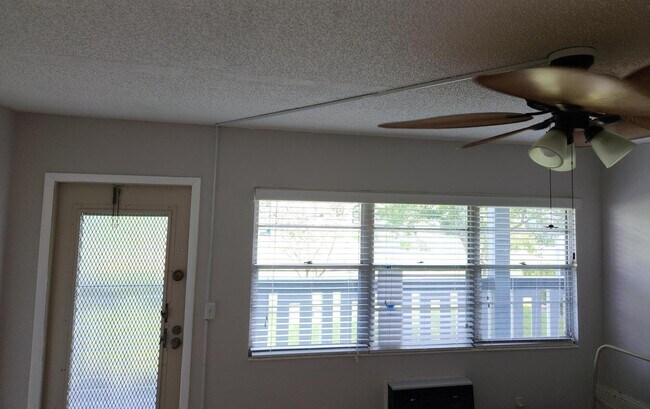 Building Photo - 106 Suffolk C