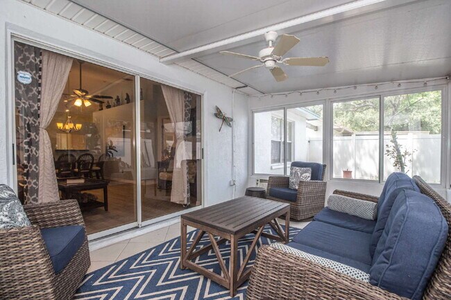 Building Photo - This tasteful decorated home features 3 be...