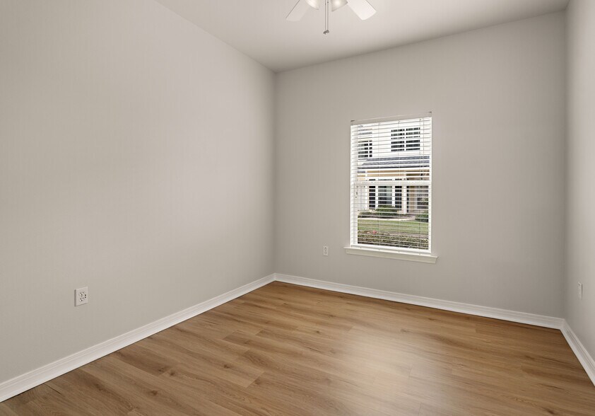 Bed rm 2 - 2084 Dundee Loop N