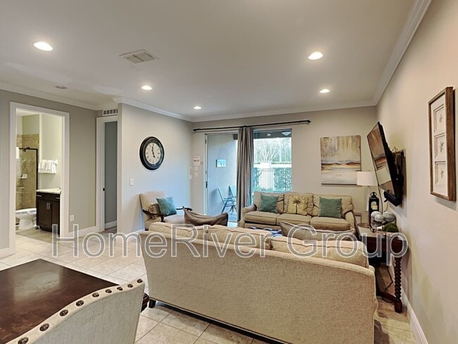 Building Photo - 531 Lasso Dr