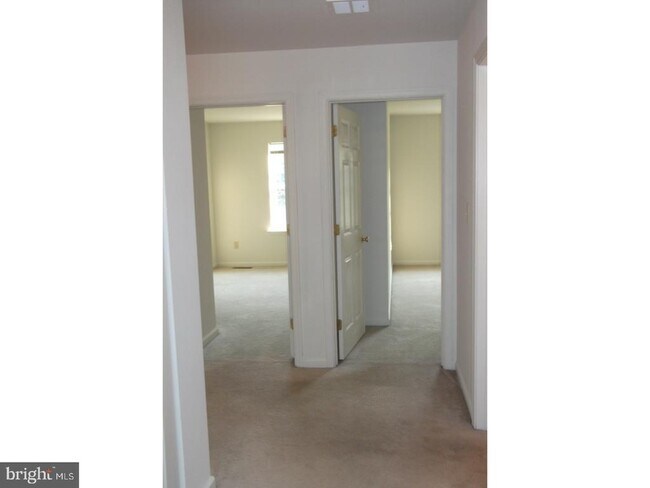 Building Photo - 108 Fairway Dr