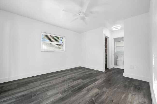 Building Photo - 1650 NW 9th St