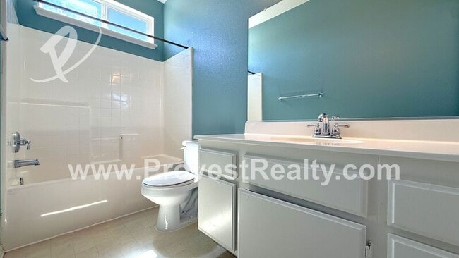 Building Photo - 13041 Walnut Way