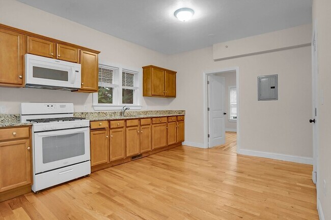 Building Photo - 29-33 Highland Avenue Unit 4