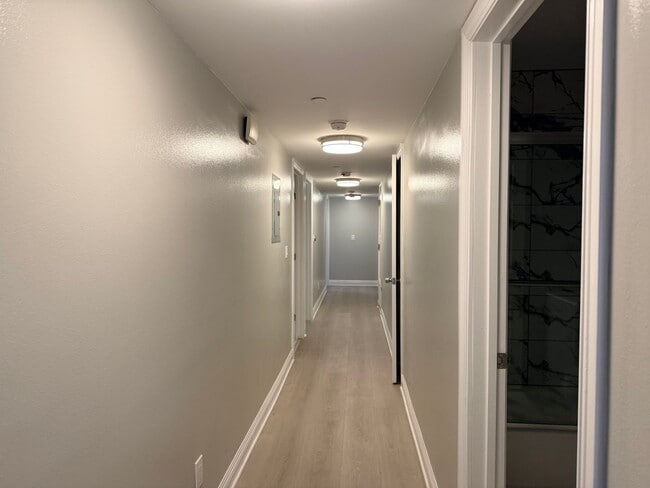 Building Photo - Newly Remodeled Home