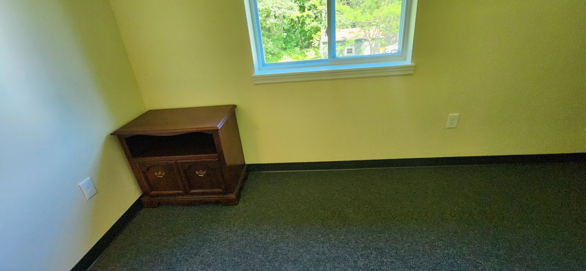 Unit 40 Room For Rent - 324 Valley St