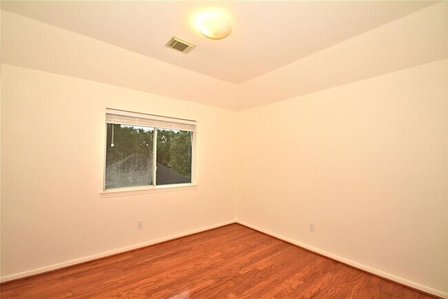 Building Photo - 17315 Marigold Dr