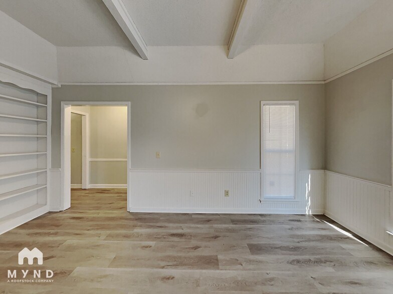 Building Photo - 4645 Sandy Park Dr