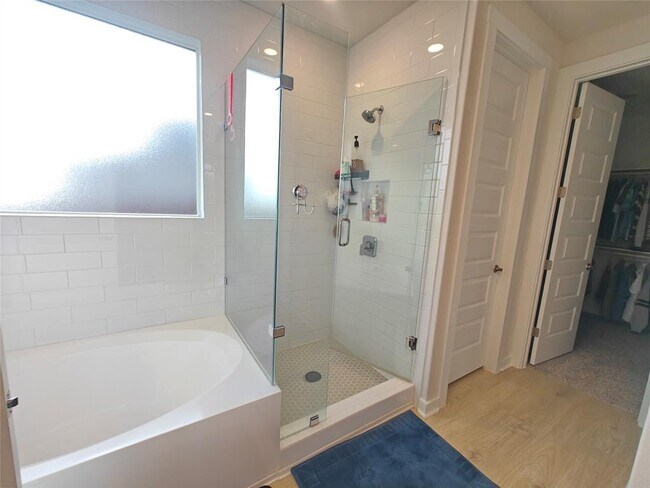 Building Photo - 228 Mystic Cyn Ln